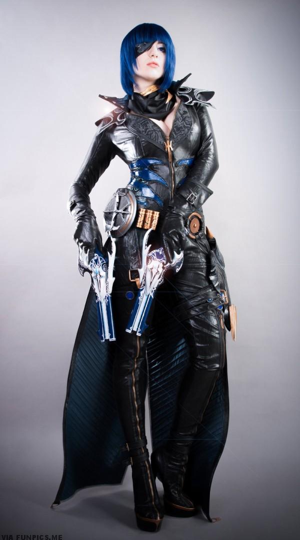 Devastatingly Stunning Aion Gunner Cosplay