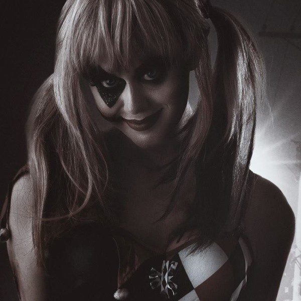 Harley quinn cosplay in black and white
