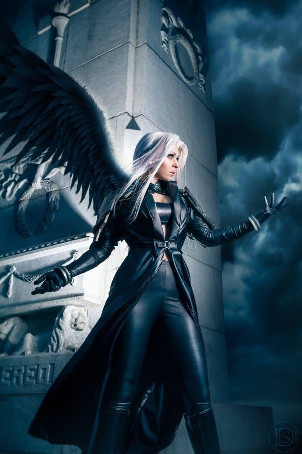 Sephiroth Cosplay is Just Perfect
