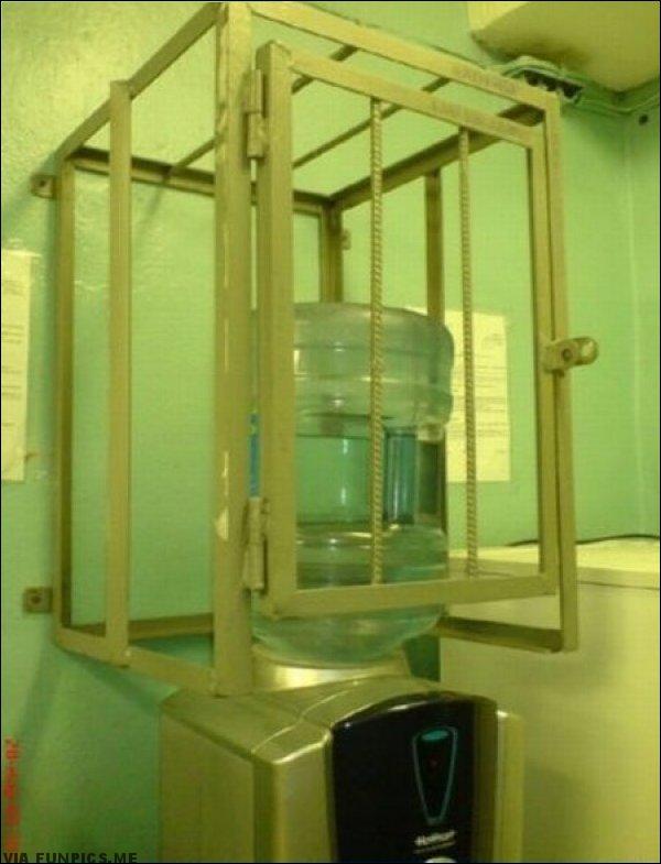 Anti-theft water dispenser