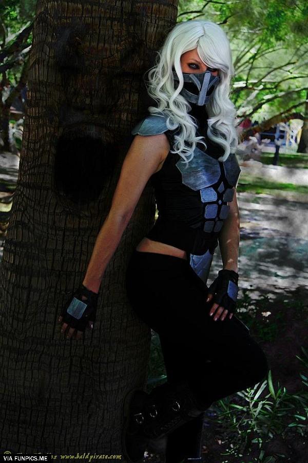 Amazing Smoke (Mortal Kombat 9) Cosplay by Katybear 4