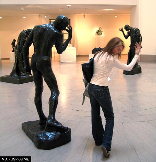 people imitate statues so well 17