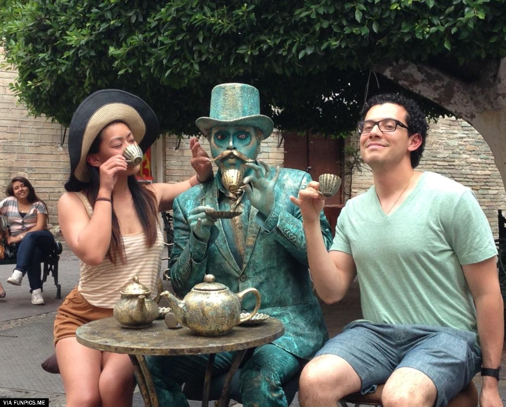 people imitate statues so well 21