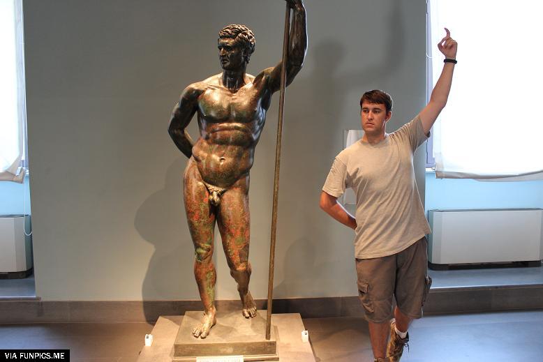 people imitate statues so well 23