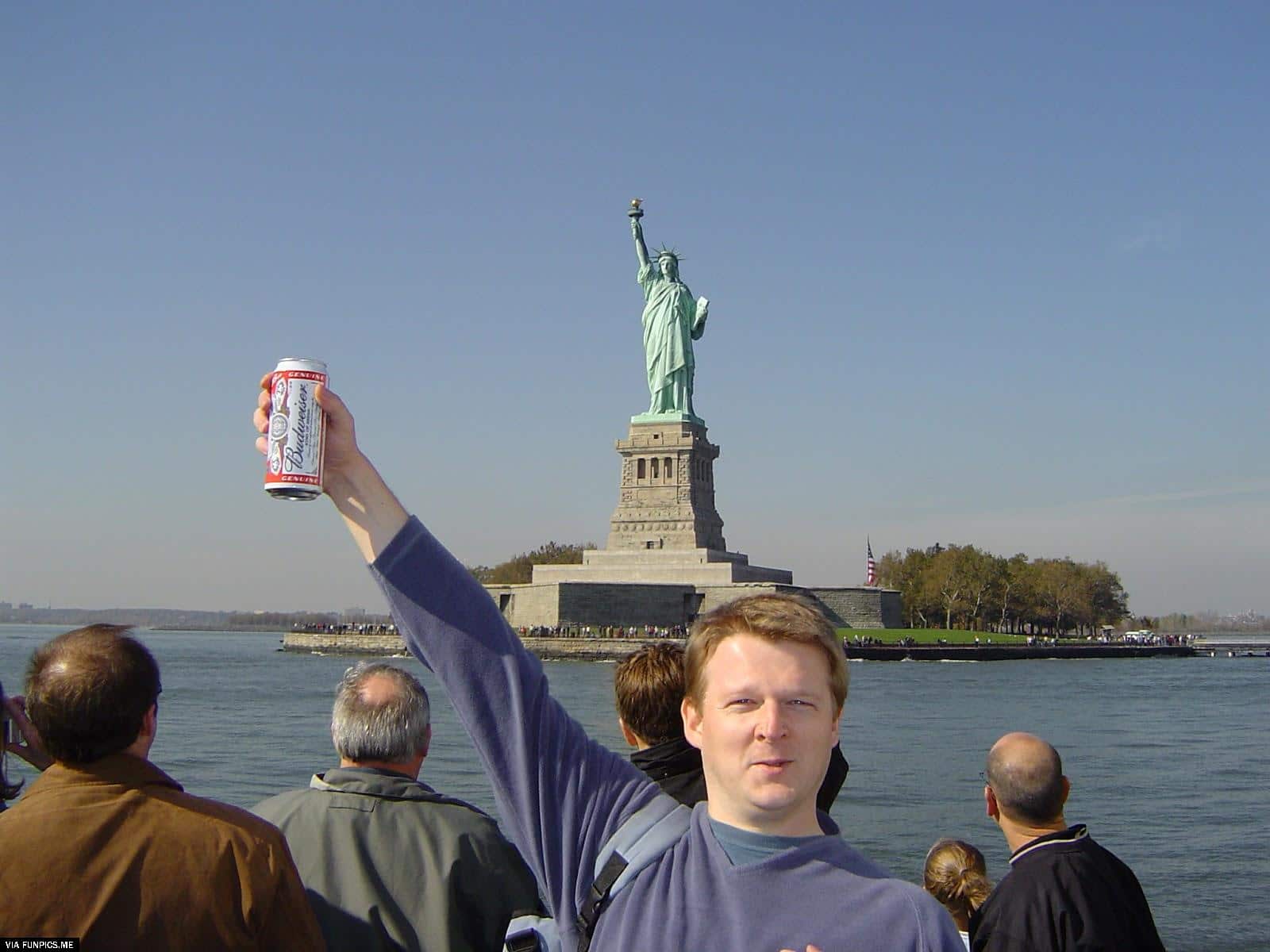 people imitate statues so well 4