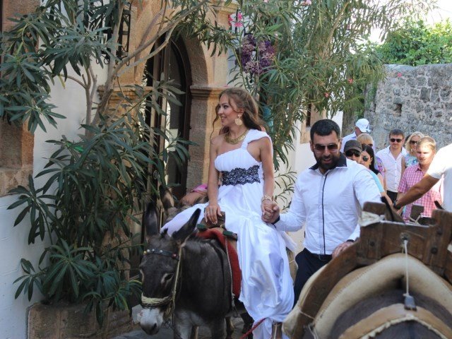 unusual-wedding-day-transports-6