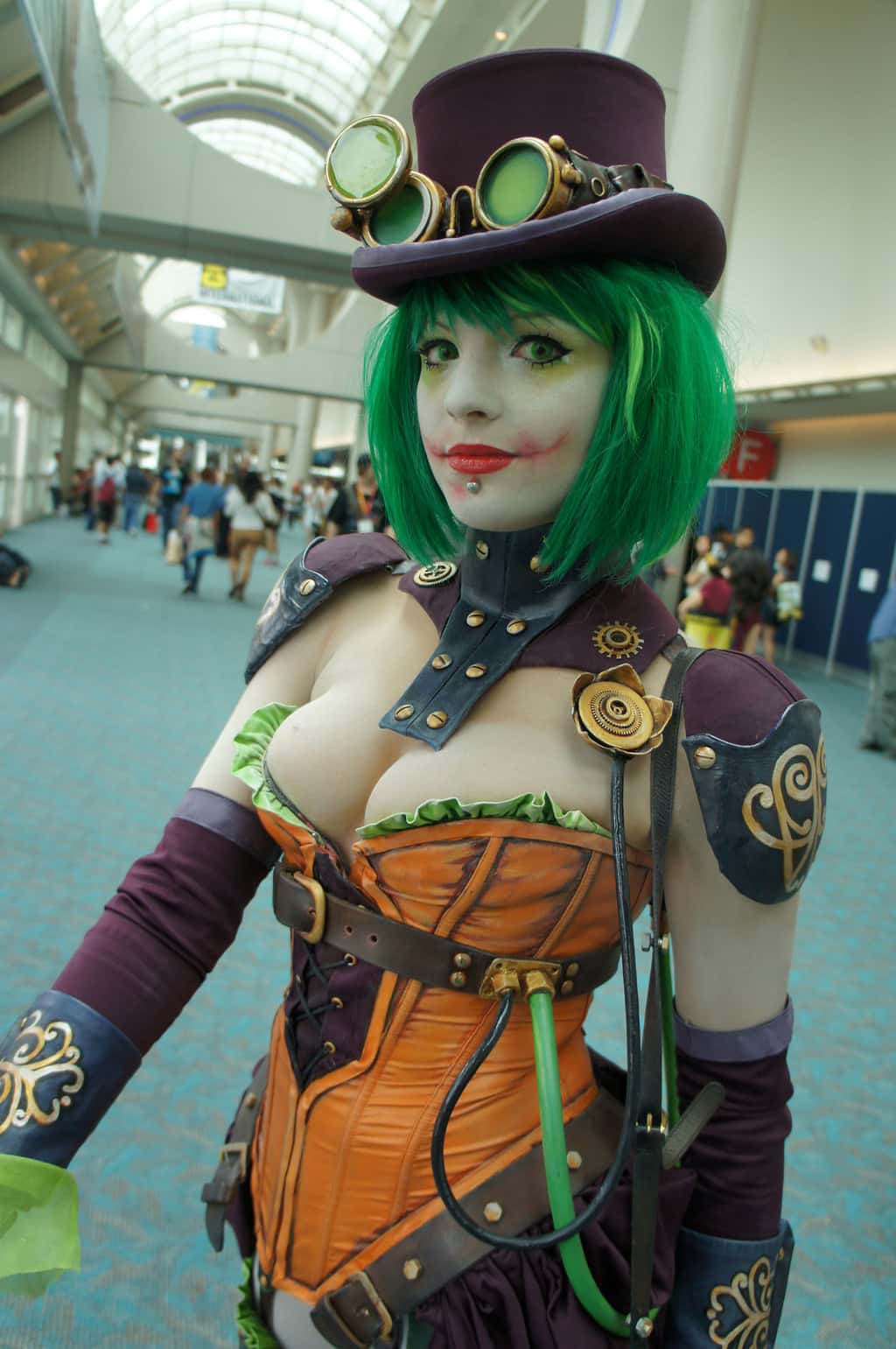 steampunk female joker cosplay 1