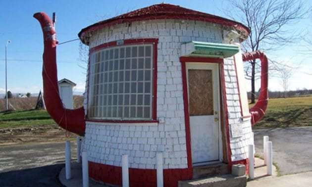 Strange Homes - The Teapot House