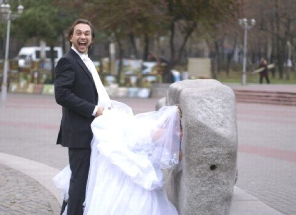 tragically awkward wedding photos