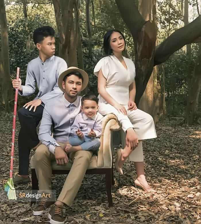 Photoshop guru sweeping the leaves