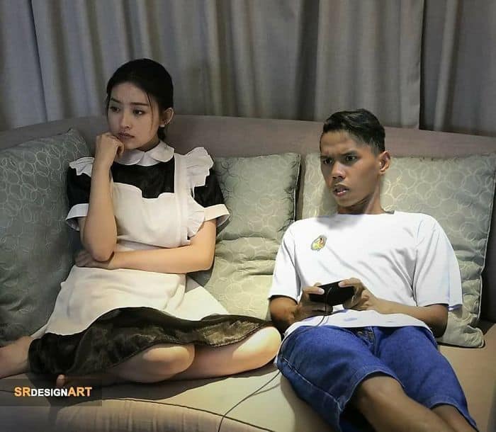 Photoshop guru playing playstation