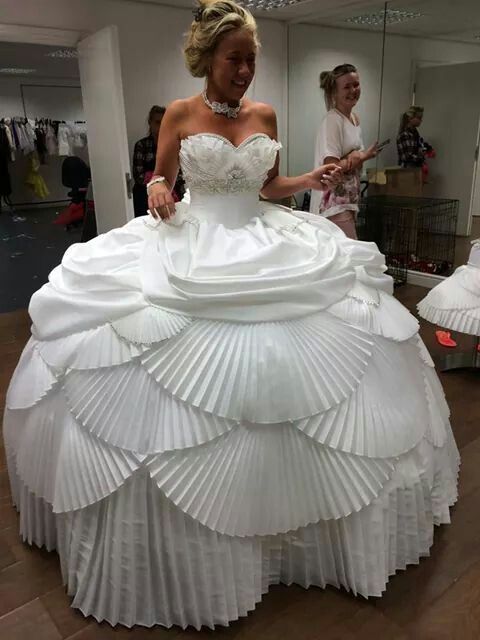 Wedding dress fails that will scare the groom away from the wedding altar
